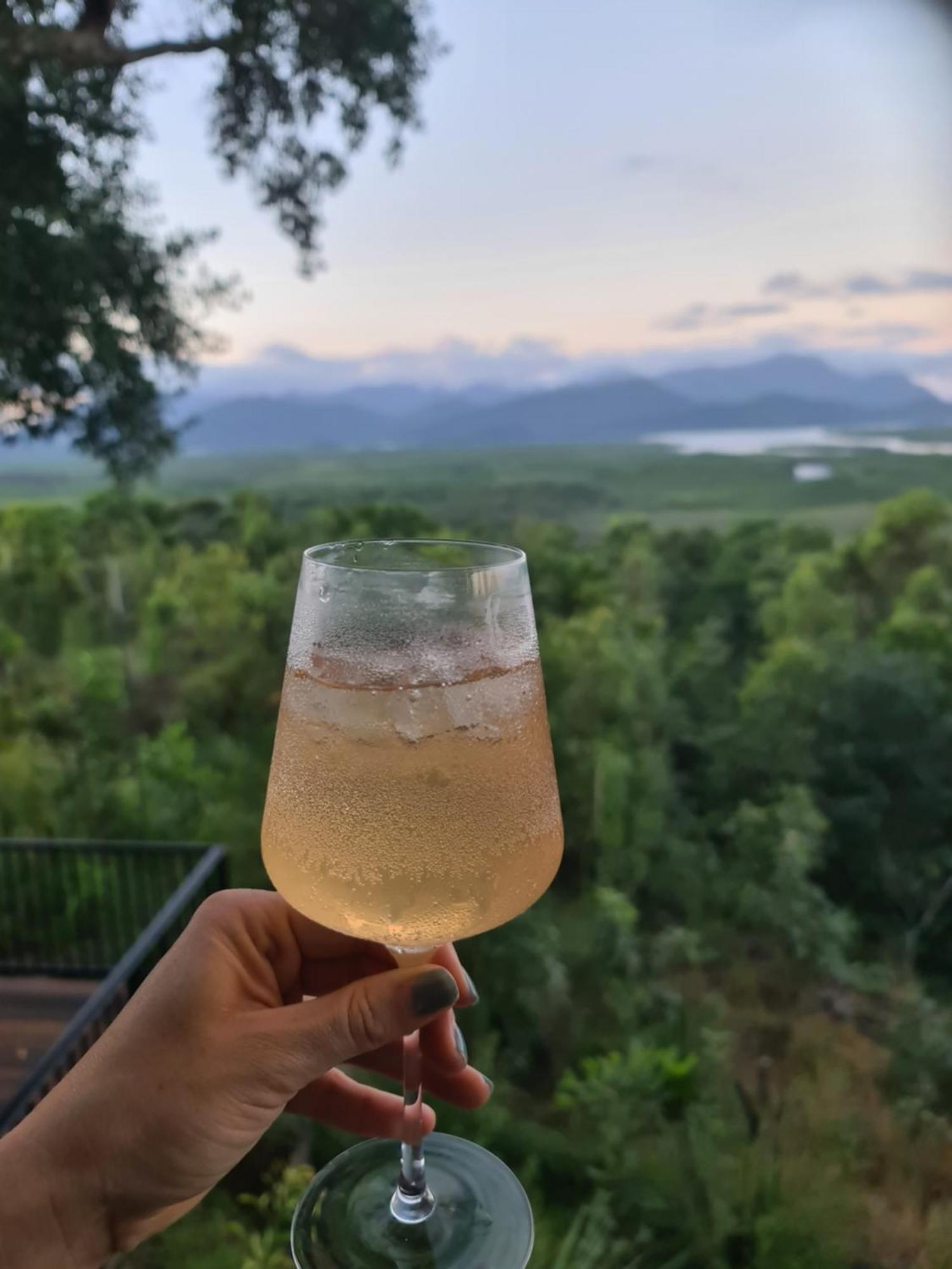 الشقق الفندقية كاردويلفي  Vista Hinchinbrook المظهر الخارجي الصورة