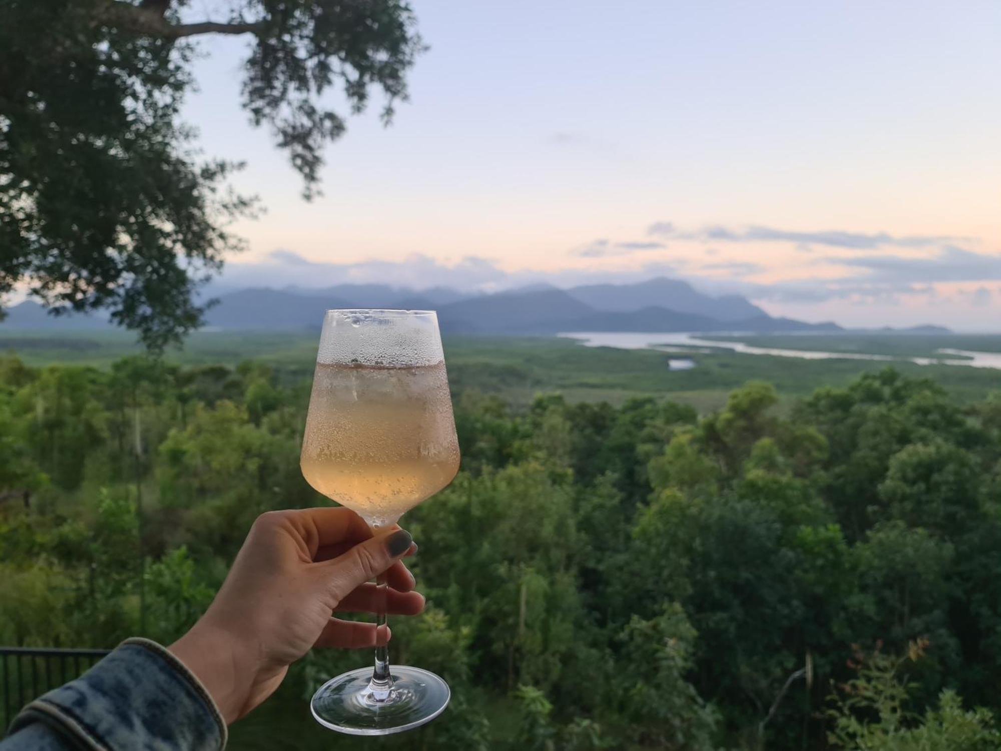 الشقق الفندقية كاردويلفي  Vista Hinchinbrook المظهر الخارجي الصورة